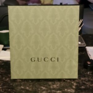 Gucci box